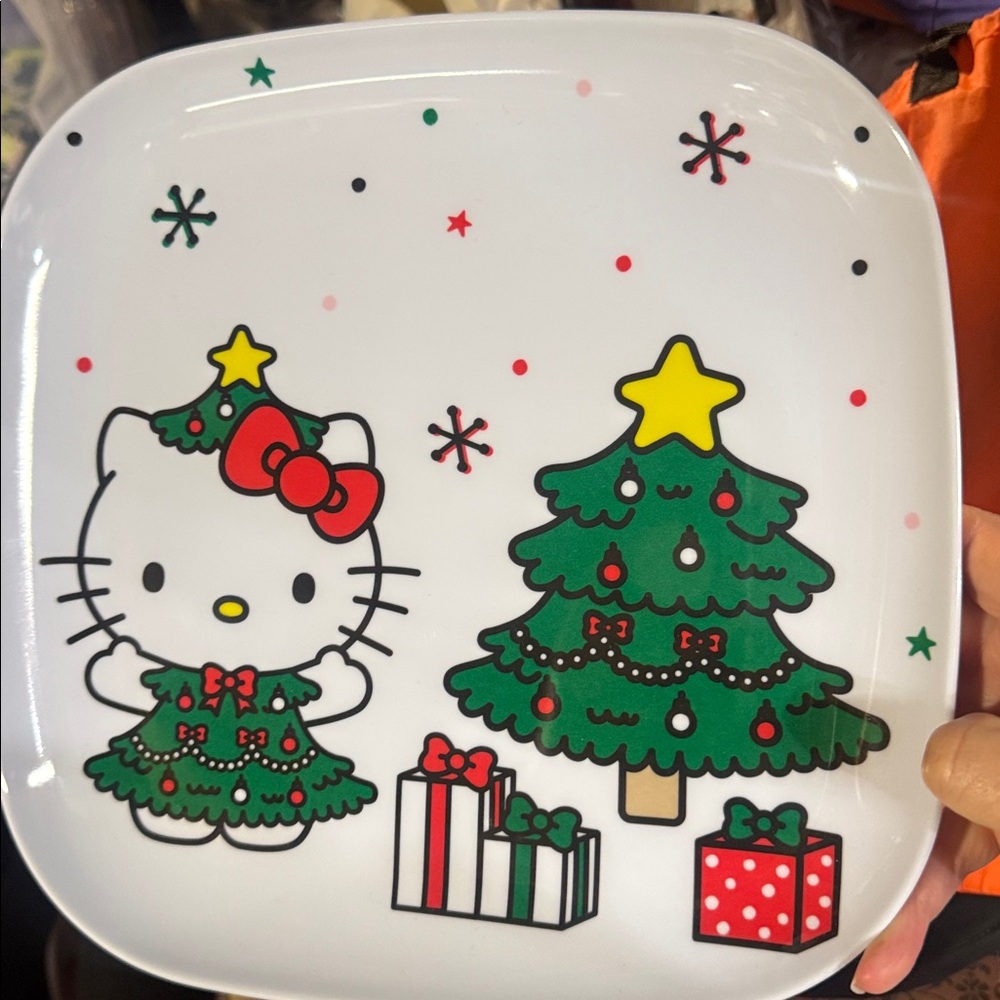 Hello Kitty Christmas Plate - Picture 3 of 3